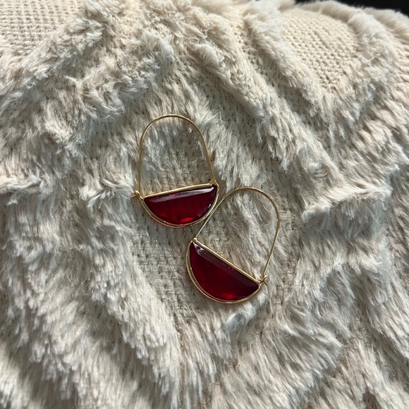 Red earrings - Picture 3 of 7